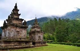 Untuk memperoleh info terupdate, kamu bisa baca 52 gambar sketsa candi singosari terlengkap. Peninggalan Kerajaan Hindu Budha Di Indonesia Yang Perlu Diketahui Kumparan Com