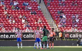 Todos los horarios de partidos por tv de hoy en vivo: Detienen Partido Chivas Santos Por Aparicion Del Grito Homofobico Mediotiempo
