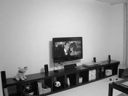 Lcd, led ve plazma tv modelleri indirimli fiyatlar ve kampanyalarla trendyol'da! Tv Yi Yerden Asmak Ne Kadar Dogru Olabilir Tv Yi Asacak Yukseklik Tv Nin Optimum Yuksekligi Duvara