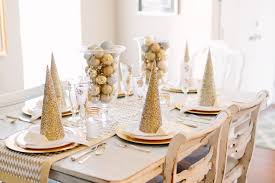 A bit confusing since this is the grinch we are talking about. How To Host Your First Christmas Dinner Gold And White Decor Inspiration Brittanybishopphotography Com