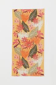 Patterned Beach Towel Dark Yellow Floral Home All H M Us Serviette De Plage Serviettes Motif