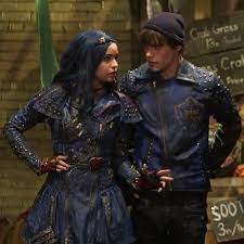 Mitchell shows you just how close the cast and crew of. Pin Auf Disney Descendants