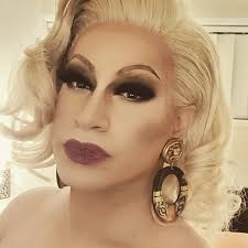 2 yr drag drought broken! Thanks @jwh__85 @its_fraze for a fabulous night.  Special thanks to @the_chameleon_bar for allowing me to do spontaneous  shows !!!