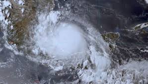 El huracán grace se fortaleció un poco más en el golfo de méxico mientras continua acercándose al estado de veracruz, donde las autoridades se preparan para. 2cej Xh6nntwdm