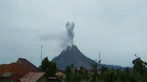 Gunung sinabung di kabupaten karo, sumatera utara, kembali meletus pada senin (10/8/2020) pukul 10.16 wib. Awal Tahun 2021 Gunung Sinabung Kembali Erupsi