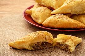 Dobd Ossze Maradekbol Keszits Husos Leveles Tesztat Ridikul Recette Feuillete Recette Curry Feuillete Aux Champignons
