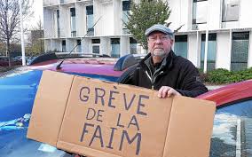 Photo À Vannes un père dont le fils est placé entame une grève de la ...