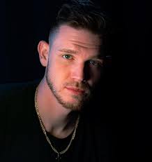 Daniel Gray's Instagram, Twitter & Facebook