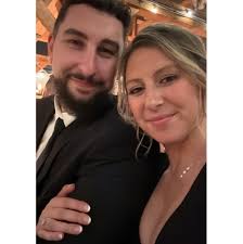 Would like some holiday vibe ideas but i'm not a fan of anything minty.  Going today for the Jackpot Day so suggestions would be appreciated 💞