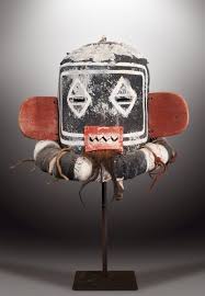 Eine Der 70 Hopi Masken Die Versteigert Werden Sollen Masken Masken Kunst Ethnische Kunst