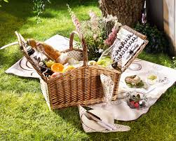 Warum nicht einfach bei schönem wetter den picknickkorb packen und im park oder am strand ein picknick machen? Picknickkorb Cottage Charme 28tlg Im Frank Flechtwaren Und Deko Online Shop Picknickkorb Korb Picknick Sandwiches