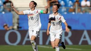 Vor allem bei den spielern der. Alex Popp Ahead Of 100th Cap It S A Bit Crazy Dfb Deutscher Fussball Bund E V