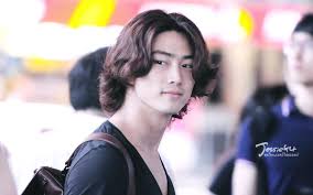  10 Male K Pop Idols You Forgot Had Long Hair Koreaboo Long Hair Styles Long Hair Styles Men Taecyeon