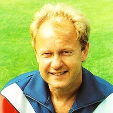 RIP Big Bad Barry Lloyd. The manager of the Albion's 1987-88 promotion  winning side and one of only two Brighton bosses to lead the club to a  playoff final has passed away