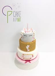 Gateau Bapteme Fille Licorne Roses Confettis Or En 2020 Gateau Personnalise Gateaux Et Desserts Cake Design