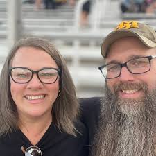 Where to find cheap flat rock and smaller river rock?