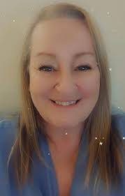 Leona Kenny's Instagram, Twitter & Facebook