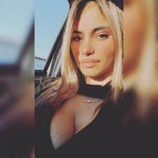 Email Address of @therealsaragram__ Instagram Influencer Profile