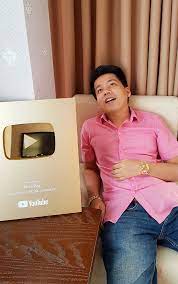 Có fan lại đồn khoa pug là con trai của đại gia tập đoàn lớn vin ngàn tỷ, phạm nhật vượng. Youtuber Khoa Pug Báº¥t Ngá» Gá»­i Lá»i Táº¡m Biá»‡t Ä'áº¿n NgÆ°á»i Ham Má»™ Viá»‡t Nam