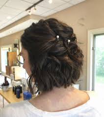 Un'acconciatura fai da te per capelli medi e lunghi che prende. Acconciature Capelli Mossi Gli Hairstyle Corti Medi E Lunghi Piu Belli