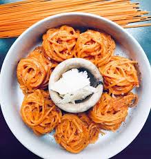 Spaghettis De Quinoa A La Sauce Aux Poivrons Rouges En 2020 Sauce Aux Poivrons Rouges Spaghetti Poivron Rouge