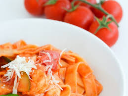 Tagliatelles Aux Scampis Tomate Creme Recette Tagliatelles Recette Recettes De Cuisine