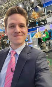 Happy early Friday morning! Being fueled by thought of enjoying a full  afternoon of 60s and sun today 😄 I'll see ya the next couple of mornings  too. Just in time for