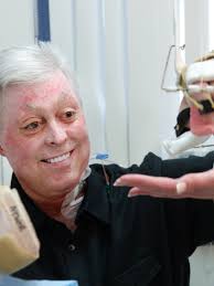 Edmond chiropractor who received new hands dies at age 60