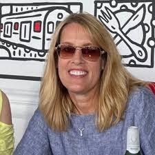 Cindy Parrott's Instagram, Twitter & Facebook