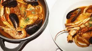In a large enameled cast iron or other flameproof casserole, heat the olive oil over medium heat. Que Fue De La Zarzuela