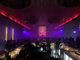 Zouk kl asya'daki en iyi gece kulübü, rutin olarak turizm için malezya'yı ziyaret ediyorum ve zouk kl her zaman benim avukatımda. Party Above The Clouds At The New Empire By Zouk Club