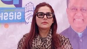 Here's why Ahmed Patel's children are unhappy with AAP-Cong alliance