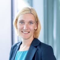 100+ perfiles de «Engler»