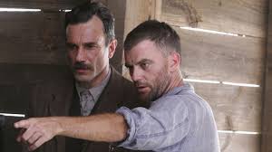 A paul thomas anderson forgatókönyve alapján készült film rendezői székét paul thomas anderson foglalhatta el. Paul Thomas Anderson Daniel Day Lewis Eye Reunion On 1950s Fashion Drama Movie News Sbs Movies