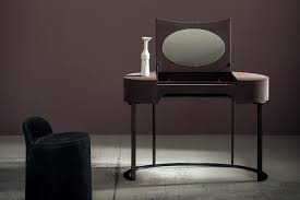 Schminktisch design entlüftet das geheimnis der ewigen schönheit vorbereien gerät schminktisch design ein schminktisch design, das wie aus den märchen kommt. Schminktische Von Modern Bis Klassisch Weiss Schoner Wohnen