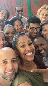 Trabajamos duro y con mucha disciplina, pero también disfrutamos del tiempo  que pasamos juntos 💛 ¡En familia todo es mejor!, #metamovements #viadanza  #mmculturalconnections #mmcuba #mmcu #cubanmusic ...