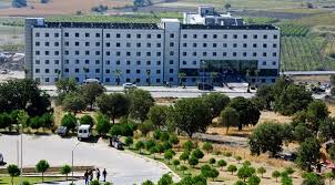 Manisa'da bulunan en azindan yemye$il bir yerde oldugunun soylenebilecegi universite. Manisa Celal Bayar Universitesi Kariyer Net