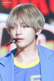 Korea Korean Kpop Idol Boy Band Group Bts Taehyung S Dna Hair Bangtan Long Silver Hairstyles Guys Men Kpopstuff Taehyung Bts Taehyung Kim Taehyung