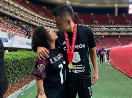 Roberto alvarado plays the position midfield, is 22 years old and 172cm tall, weights 58kg. Weagd7htrjxtwm