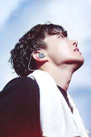 His Jawline Is Sharp Af You Gave Me The Best Of Me So You Ll Give You The Best Of You Bts ˏˋ ˎˊ Hoseok Jung Hoseok Hoseok Bts