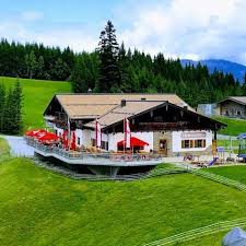 Johann im pongau, benannt nach dem 1867 bestimmten standort der bezirkshauptmannschaft.im alltäglichen sprachgebrauch herrscht aber der ursprüngliche begriff pongau vor. Kreistenalm Alpendorf Home St Johann Im Pongau Menu Prices Restaurant Reviews Facebook