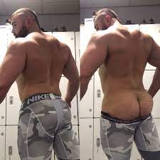 PJ Knox on X: Back to big leg and butt days this weekend! 🥰🥰🥰  t.coLe2NWnN0xY  X