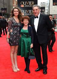 Imelda mary philomena bernadette staunton , obe (londres, 9 de janeiro de 1956) é uma atriz inglesa, muito conhecida por ter interpretado a personagem dolores umbridge no quinto e no sétimo filme da série harry potter. Imelda Staunton Photostream Imelda Staunton Downton Abbey Cast Downton Abbey Movie