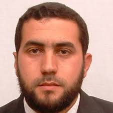 What's the difference between noise and error in a dataset?