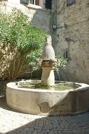 Fontaine De Seguret Fontaine De Jardin Paysage De Provence Paysage France