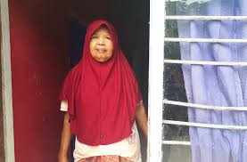 Boleh gak bu bidan saya urut perut biar posisi bayi normal kembali?? Dukun Beranak Dilarang Dan Dirindu