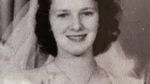 Paula Maley's Instagram, Twitter & Facebook