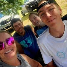 Using a Navionics card with a Helix 7 G2 GPS Sonar for mapping lakes and  jigging