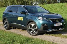 Yeni peugeot 5008, mpv olan eskisinin aksine tam bir suv haline gelen 3008'in yedi kişilik oturma yeni peugeot 5008'in dış görünümü, bir mpv olan eski nesille karşılaştırıldığında çok daha başarılı. Peugeot 5008 1 6 Bluehdi 120 Eat6 Gt Line Im Test 4wd Tests 4wd Motorline Cc