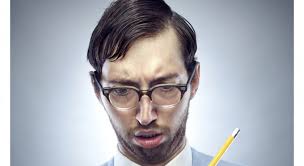 La coupe courte sur le côté et la coupe longue sur le dessus conviennent. Coiffure Homme Pour Ou Contre La Raie Sur Le Cote Marie France Magazine Feminin